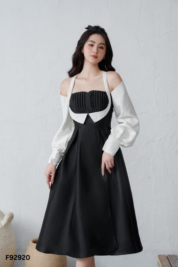 Váy đen phối tay trắng
