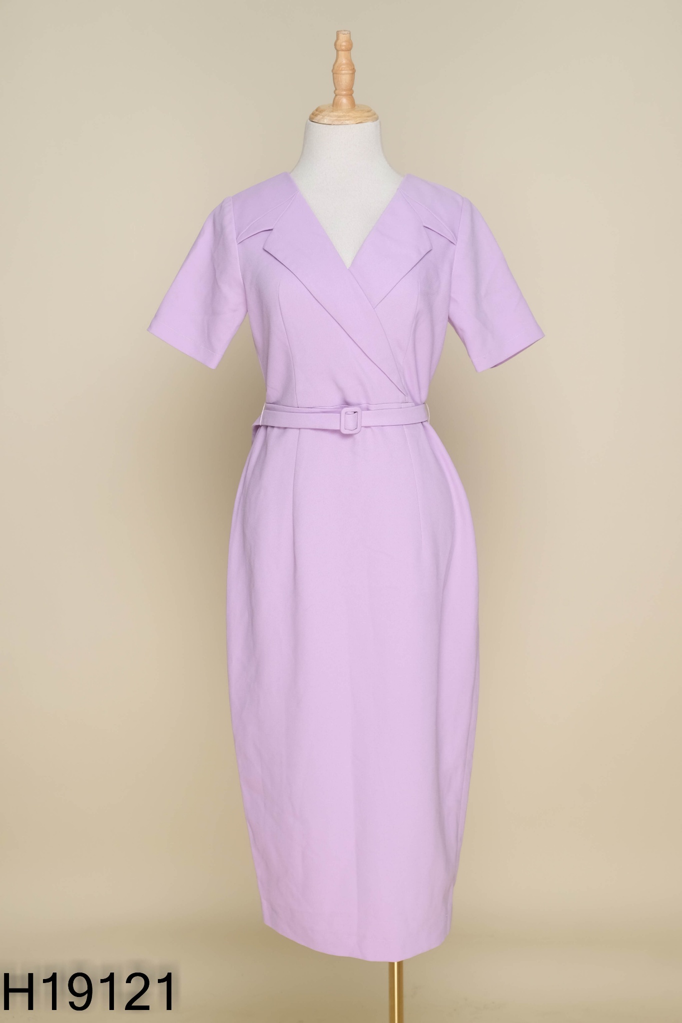 Váy tím cổ vest