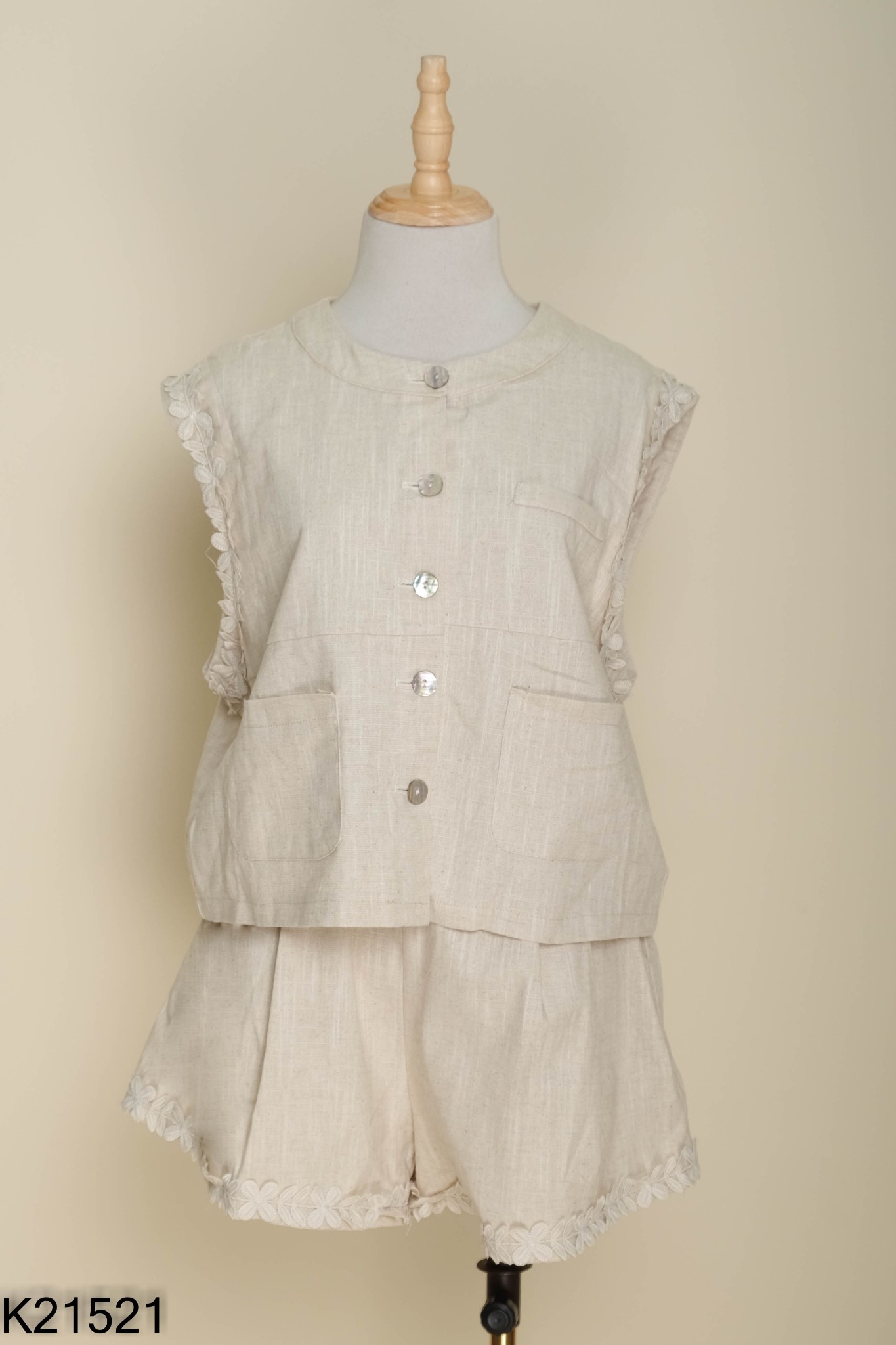 NEWTAG Set Áo linen be viền ren hoa + quần shorts
