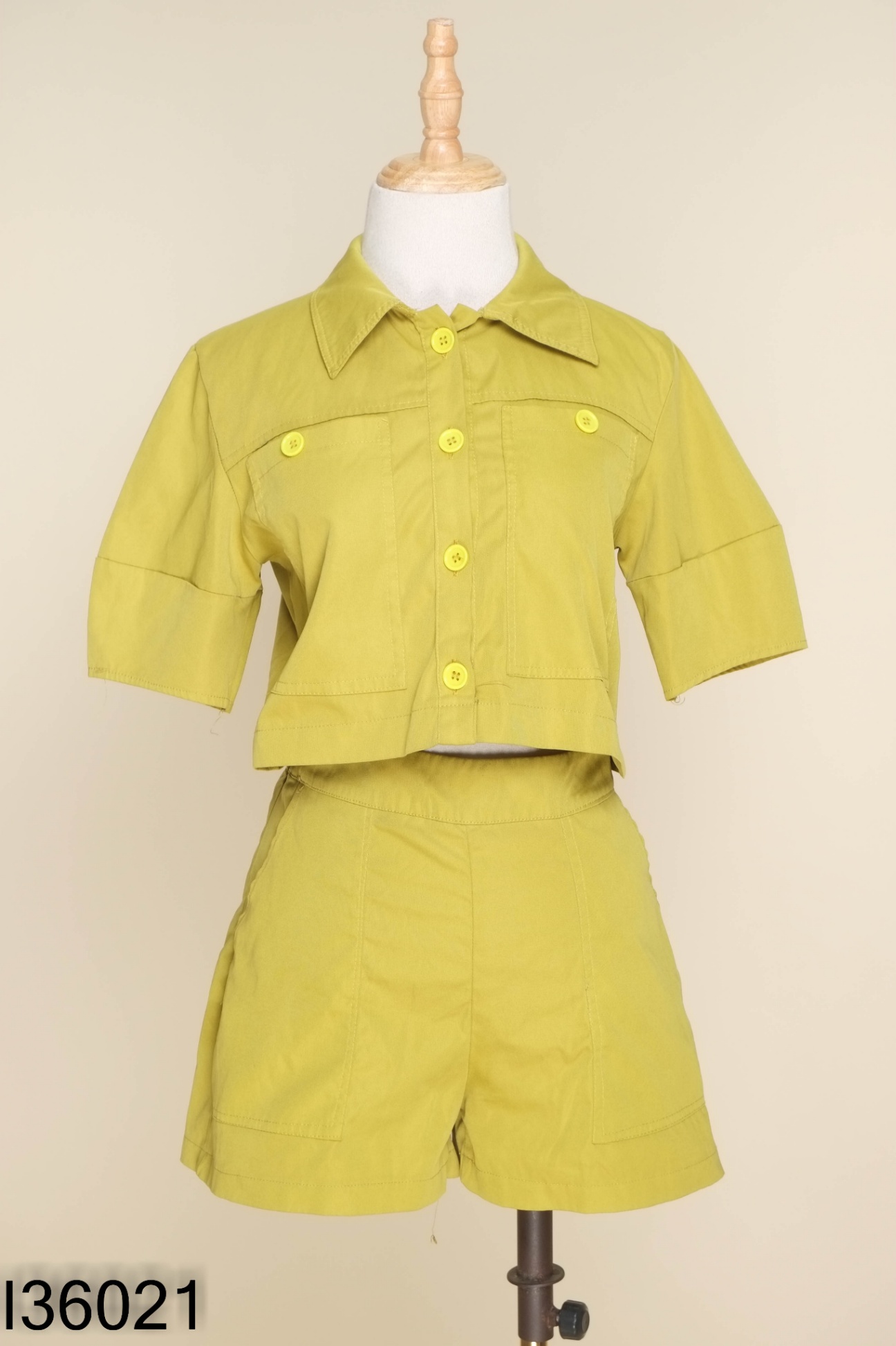 Set Áo sơ mi xanh ngắn tay + quần shorts