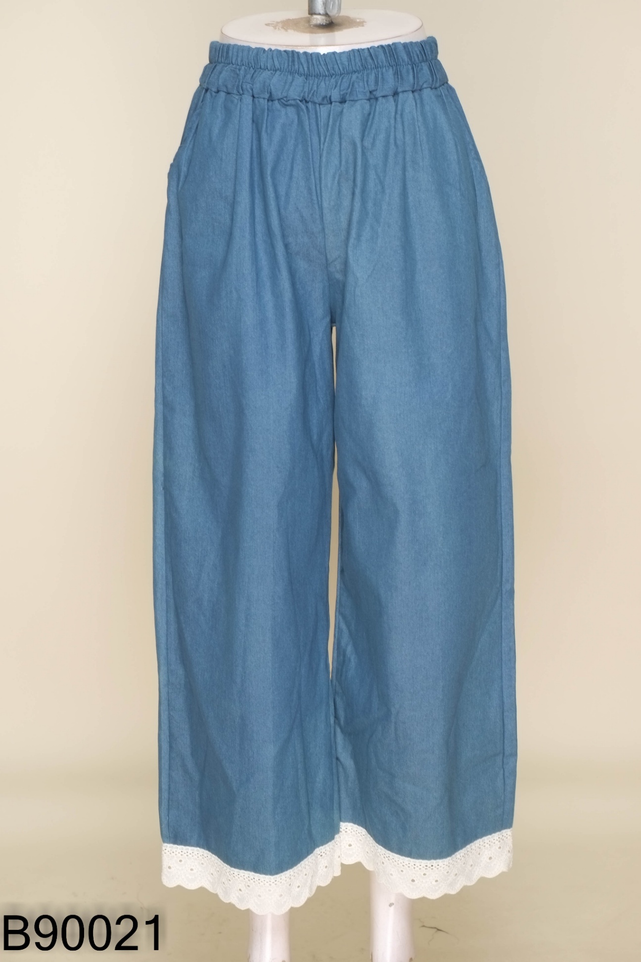 Quần jean đen dáng baggy