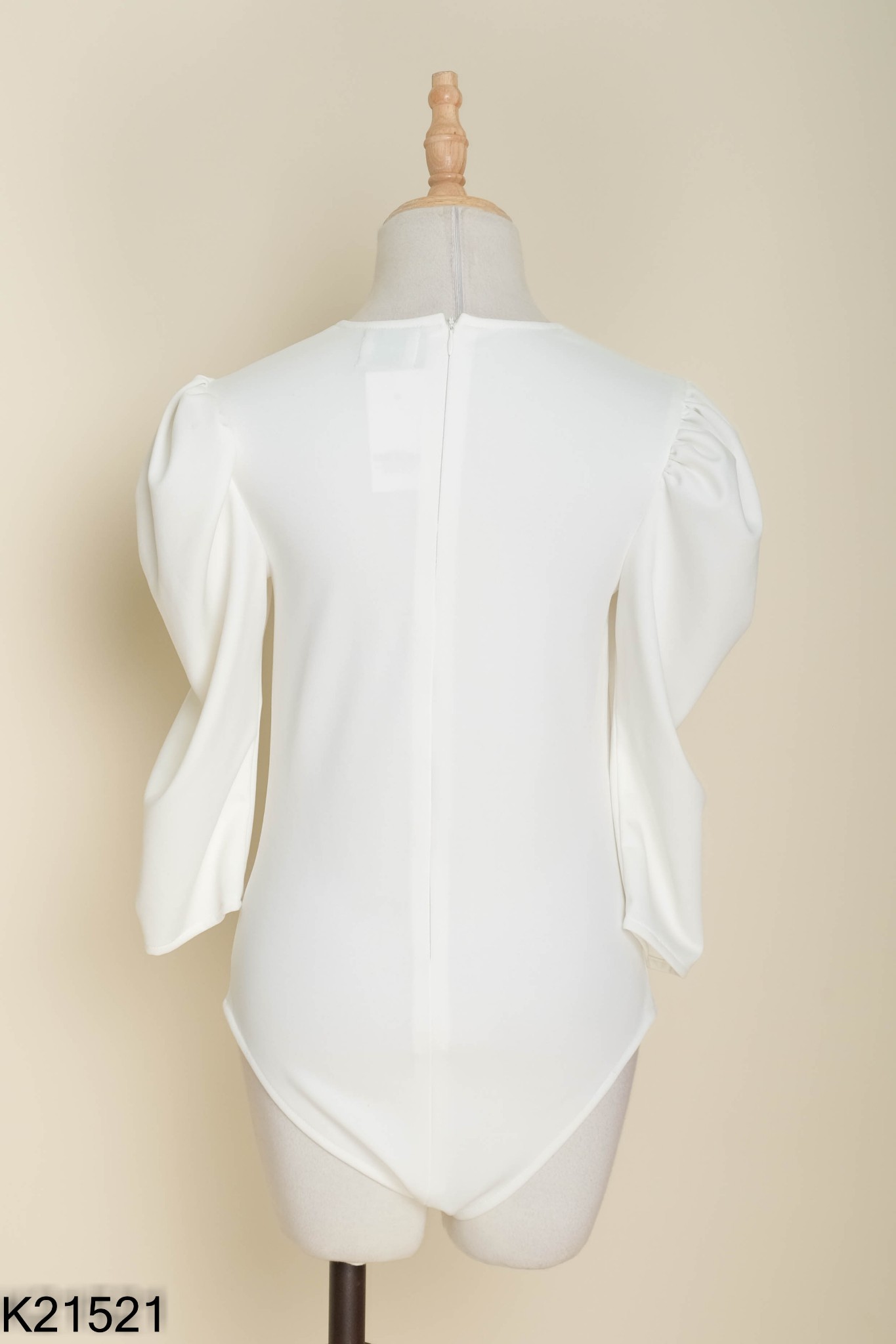 Bodysuits LARMES trắng cổ vuông