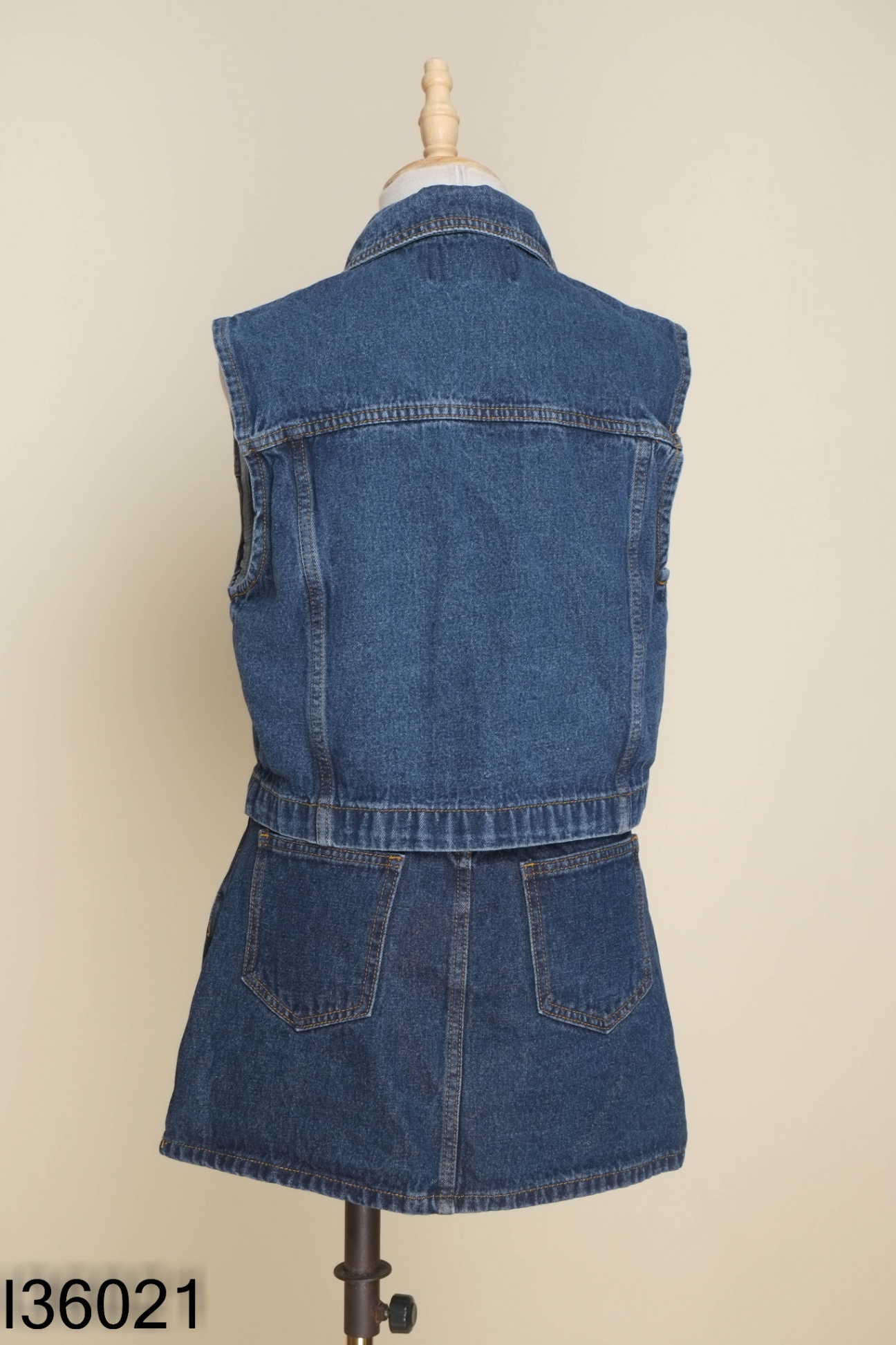 Set Áo sát nách EIGHTHMONTH jeans xanh + chân váy