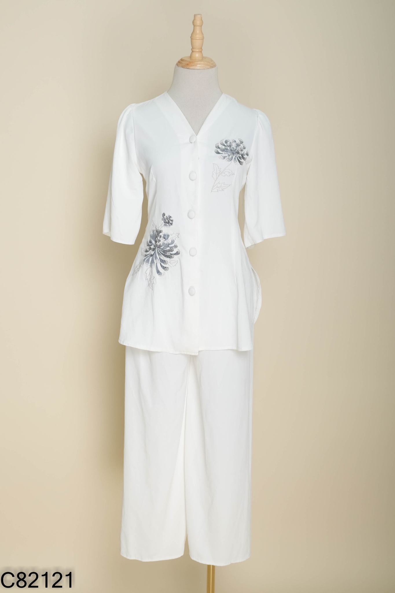 Set Áo trắng thêu hoa + quần dài