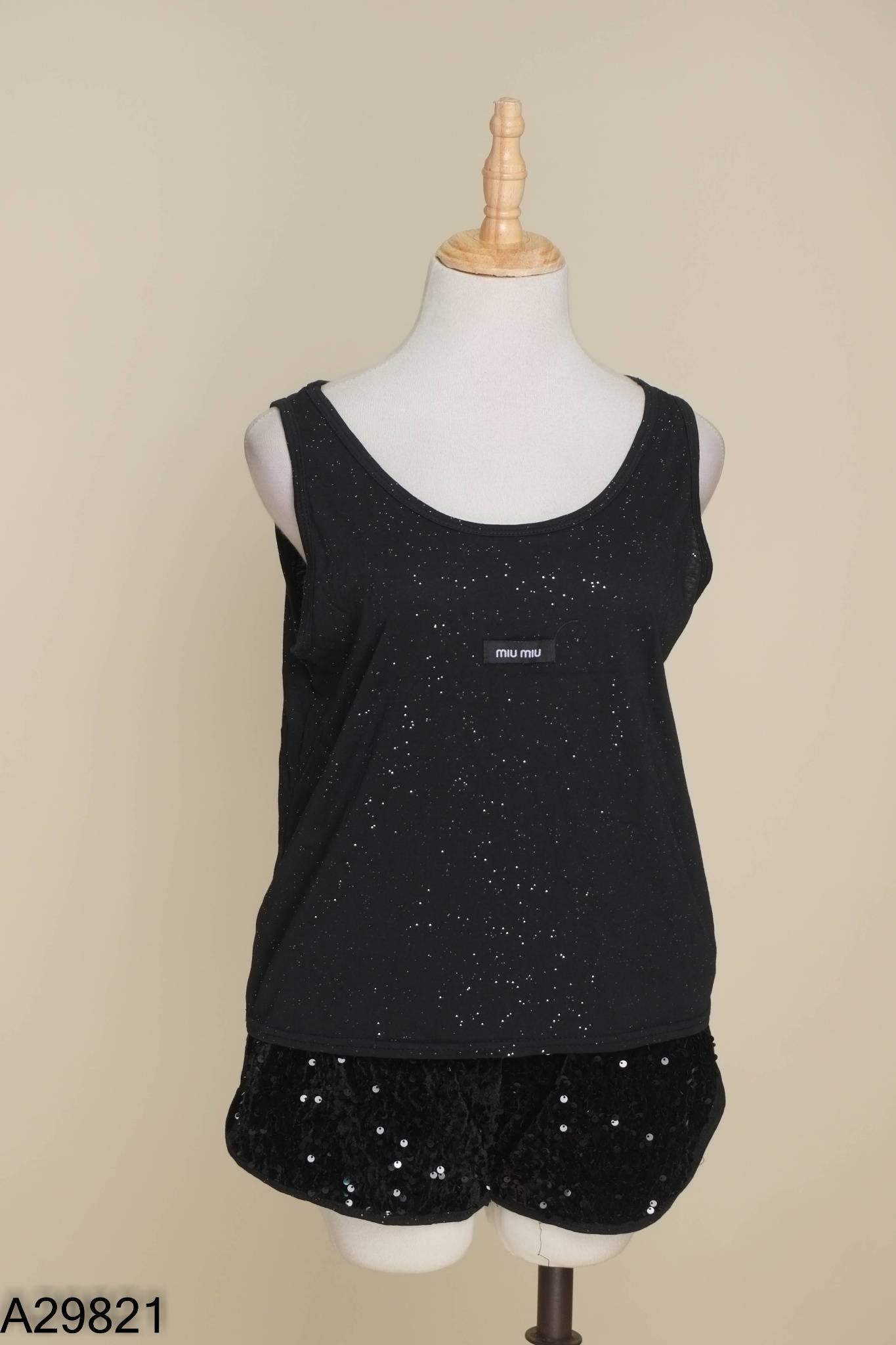 SET Áo đen đính lấp lánh + quần short