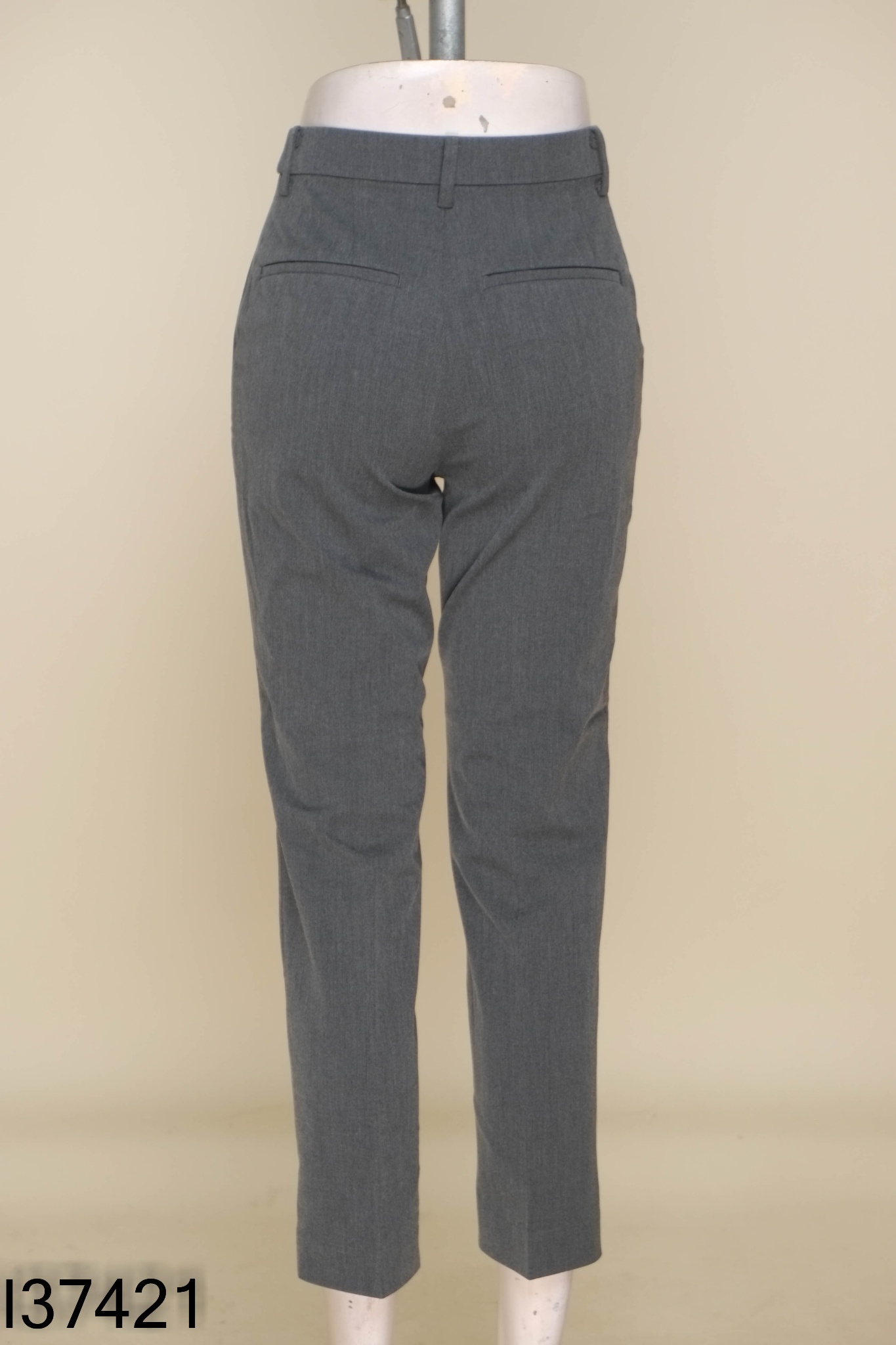 Quần UNIQLO xám trơn