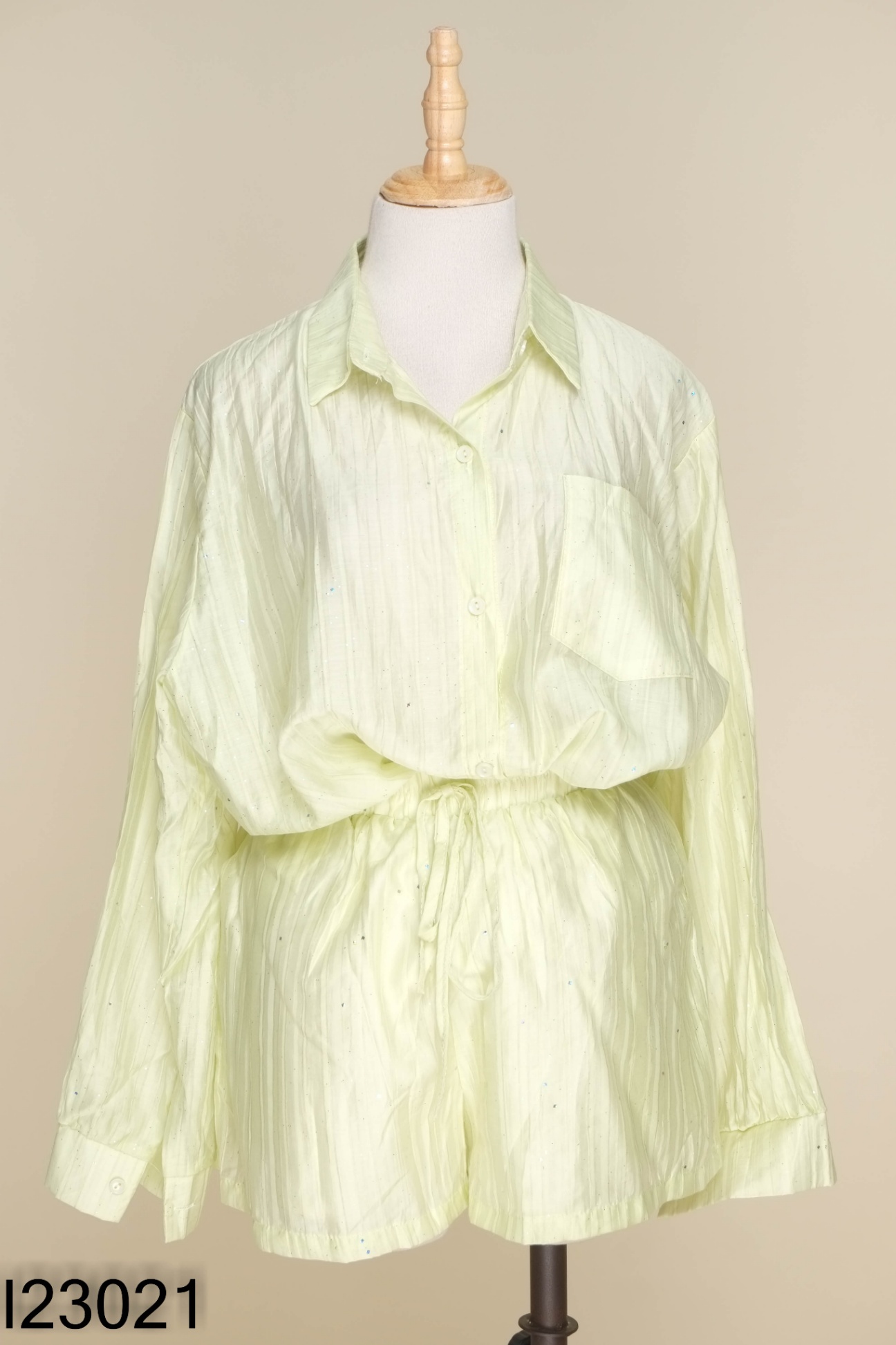Set Áo sơ mi tơ xanh ánh nhũ + quần shorts