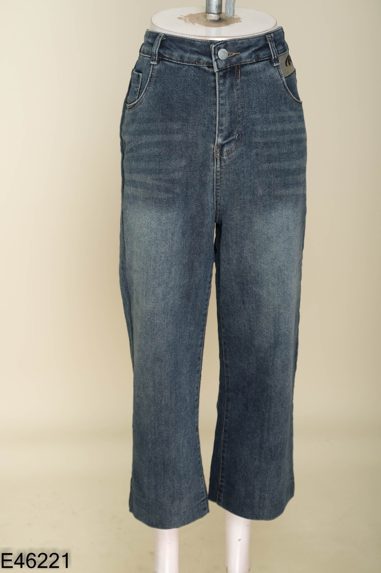 Quần jeans xanh túi phối be