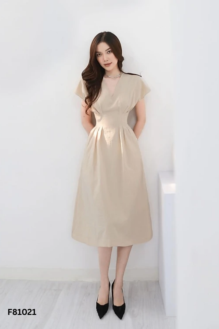 Váy be cổ V