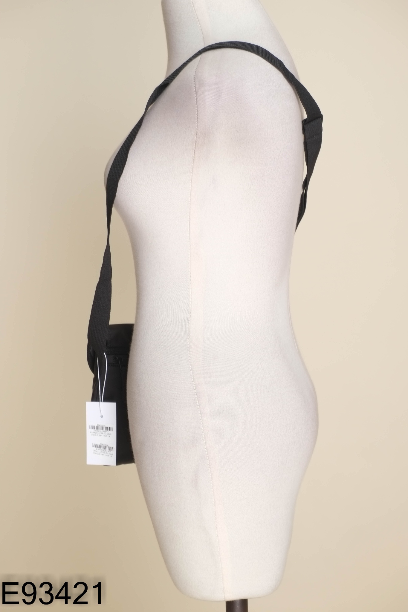 Túi xách UNIQLO đen (mất cái dập)