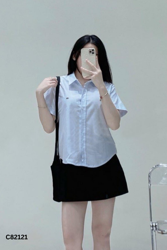Áo sơ mi xanh sọc trắng ngắn tay