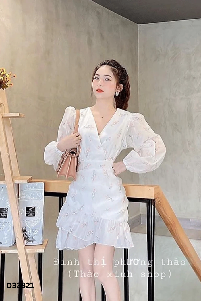 Váy trắng họa tiết hoa cam