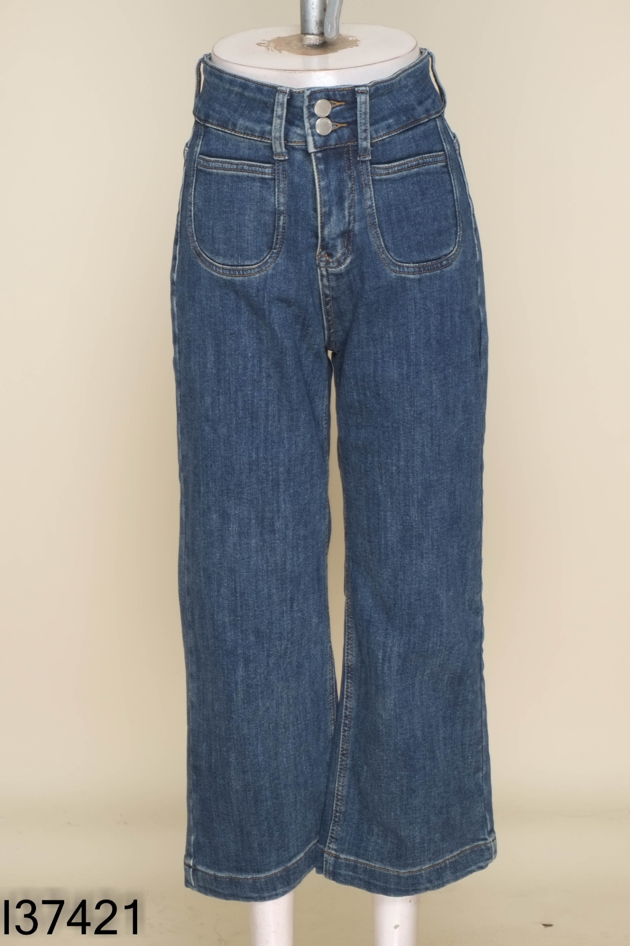 Quần jeans xanh đậm