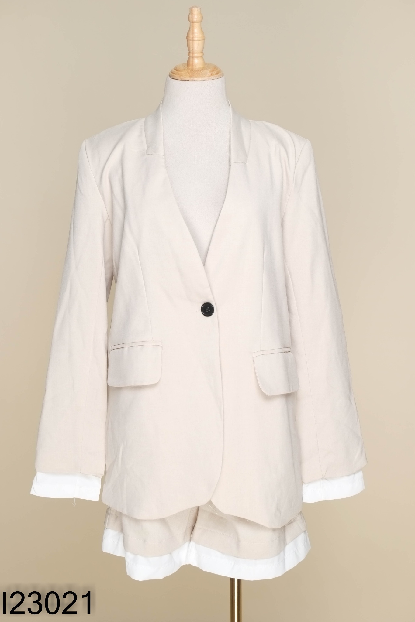 NEWTAG Set Áo blazer be không cổ + quần shorts
