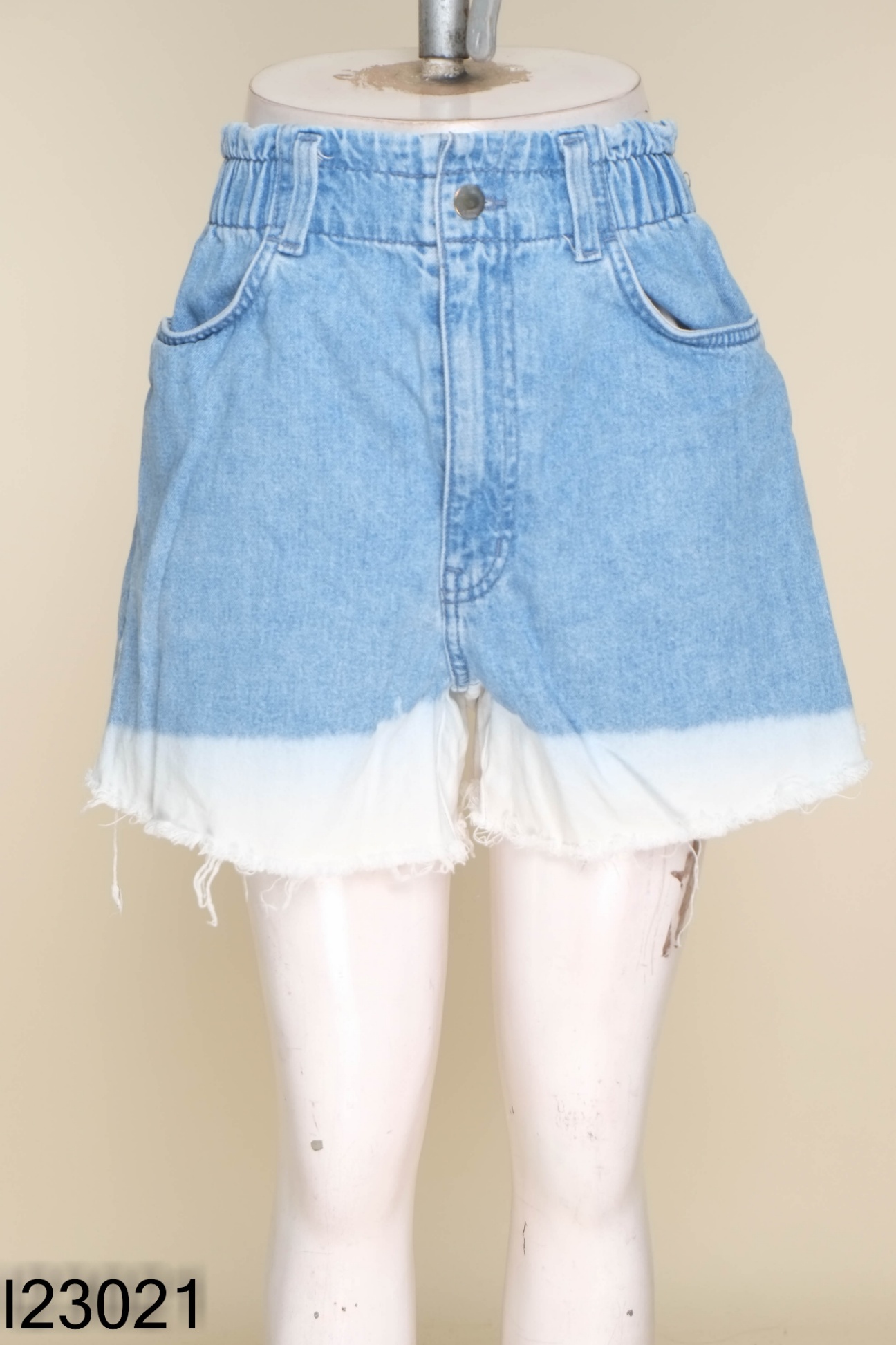 Quần shorts jeans HM xanh phối trắng