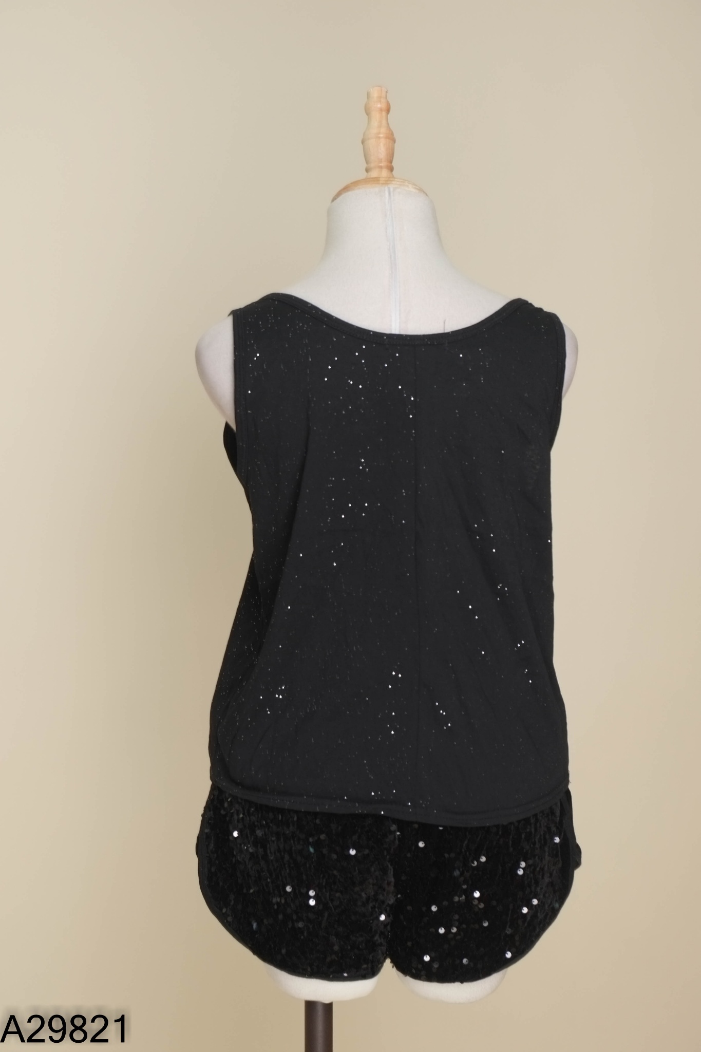SET Áo đen đính lấp lánh + quần short