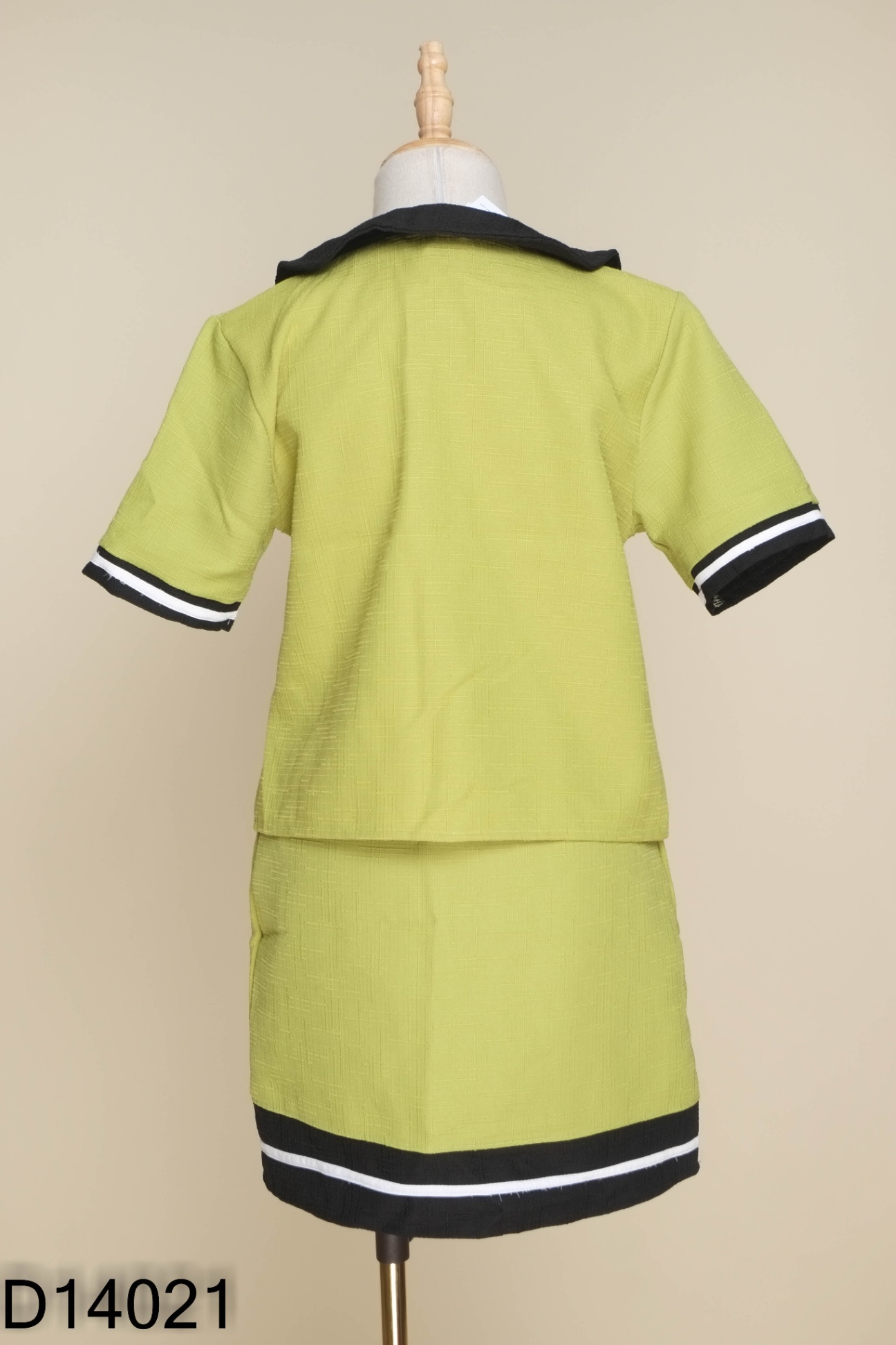 SET Áo xanh cổ đen + chân váy