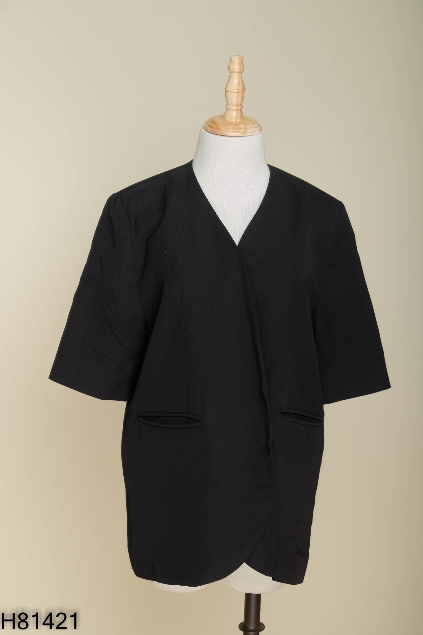 Blazer đen trơn