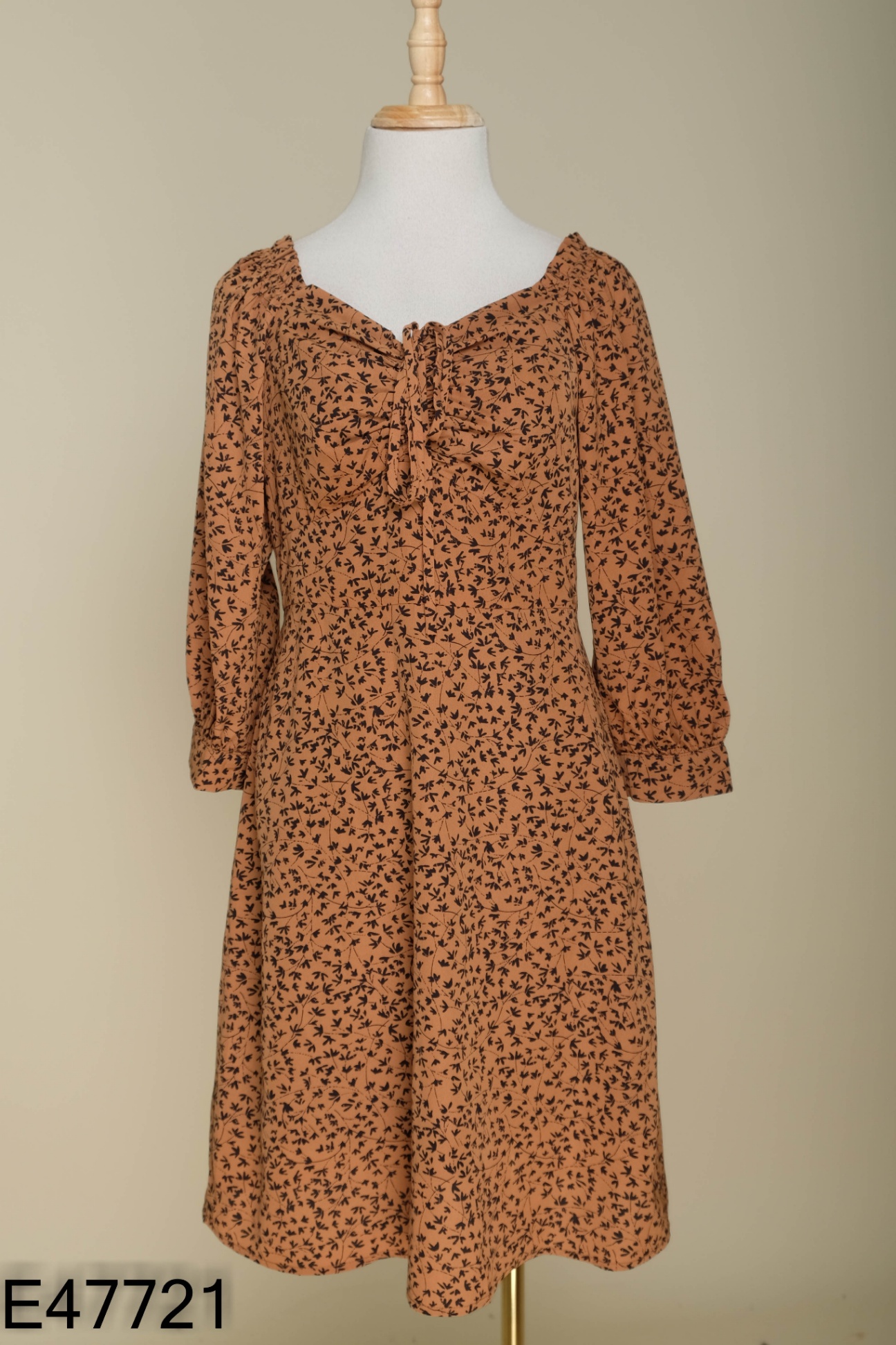 NEWTAG Váy nâu ADORE DRESS hoa đen