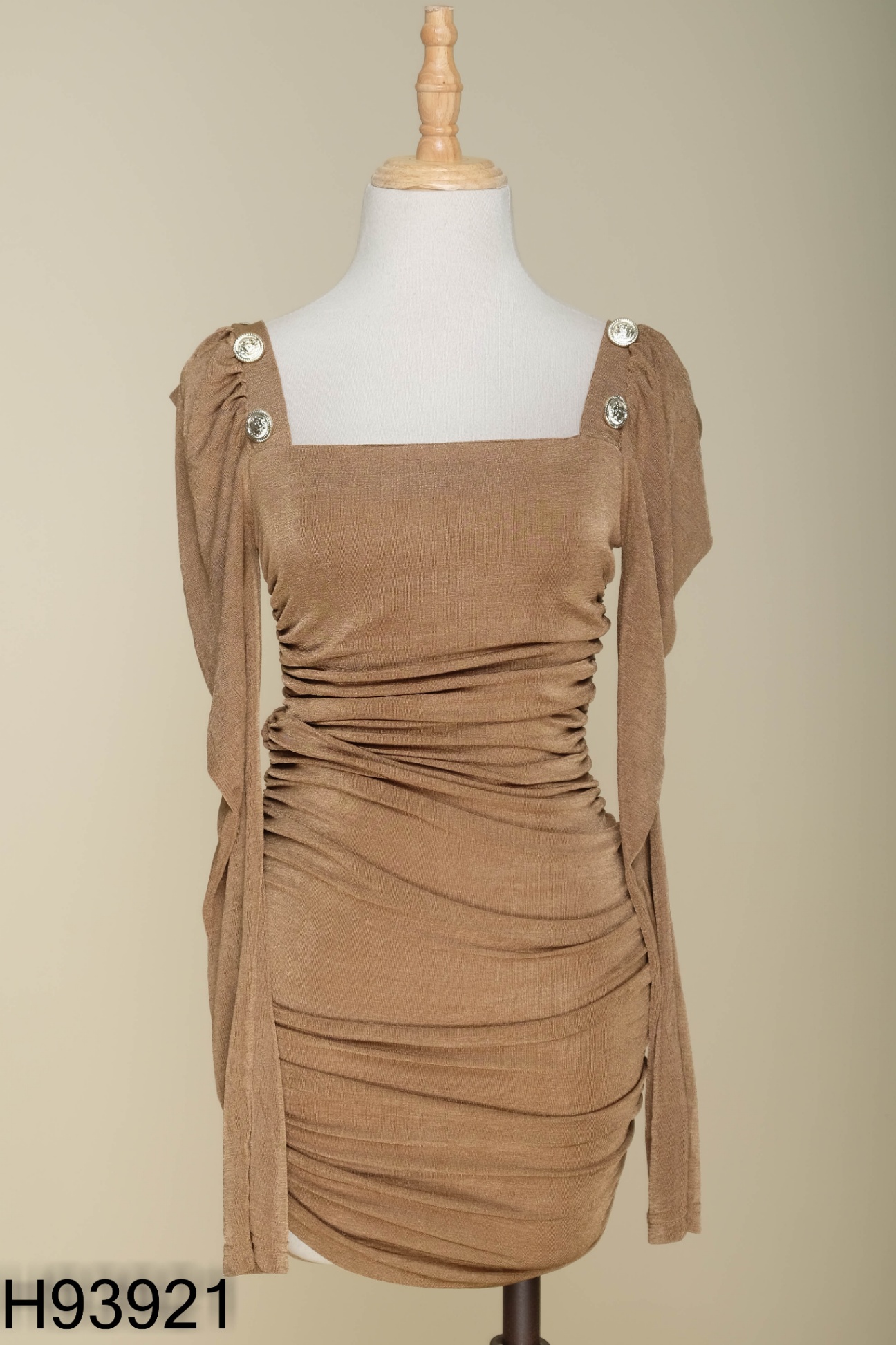 Váy body nâu cổ vuông