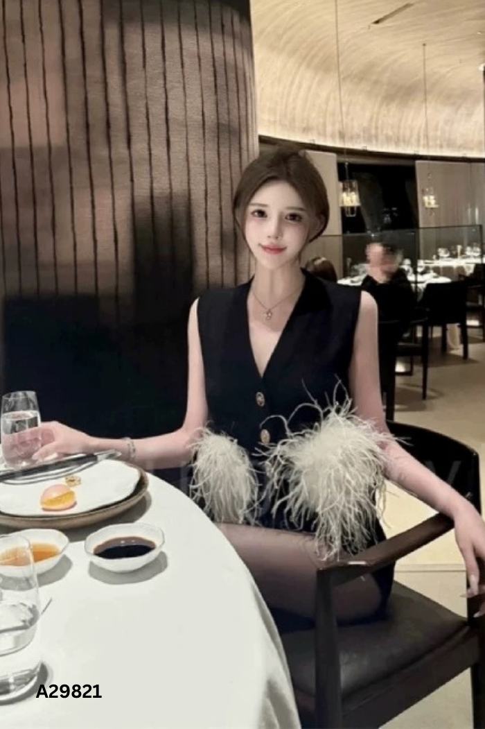 NEWTAG SET Áo nhung đen + quần short