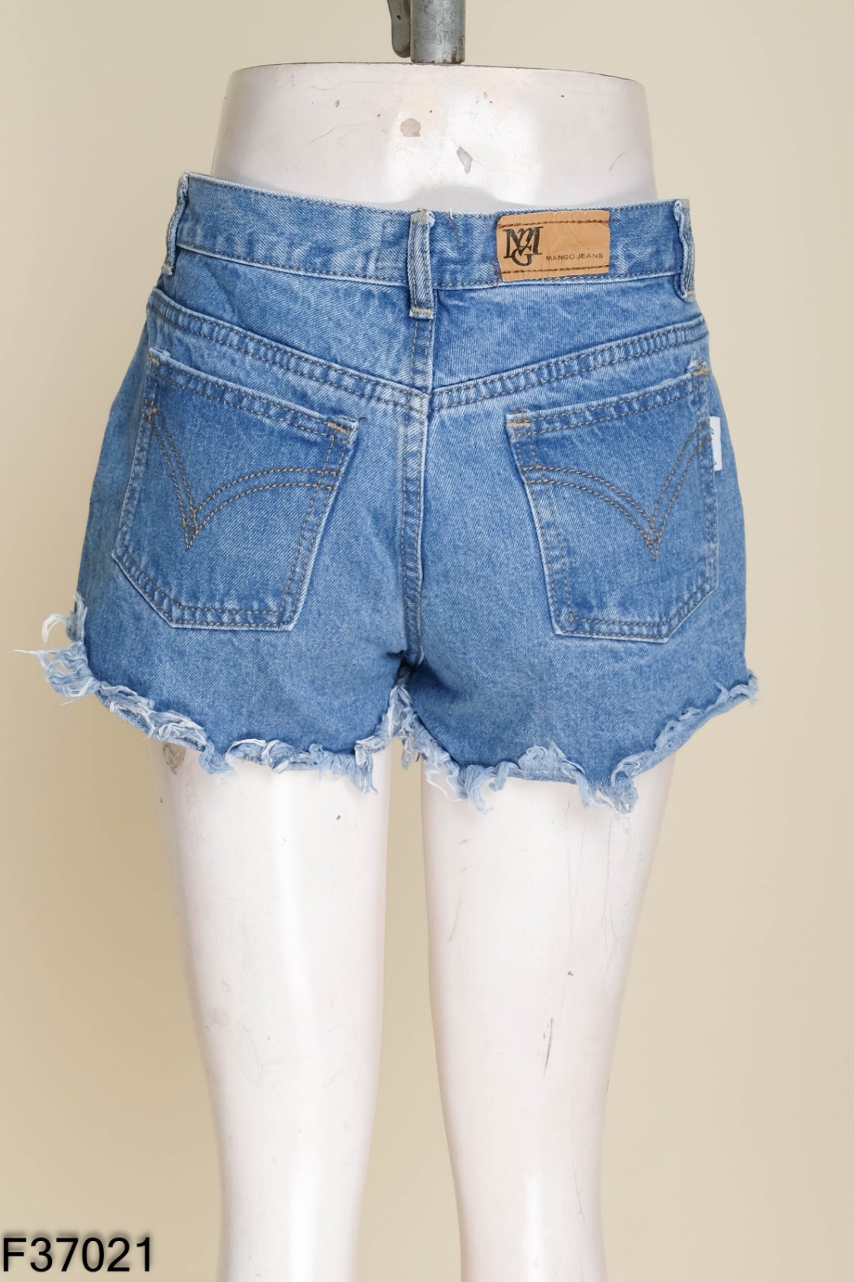 Quần short jeans xanh tua rua