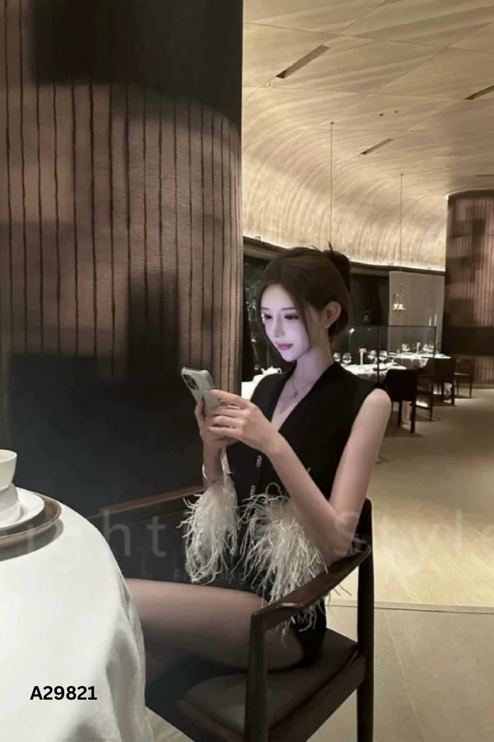NEWTAG SET Áo nhung đen + quần short