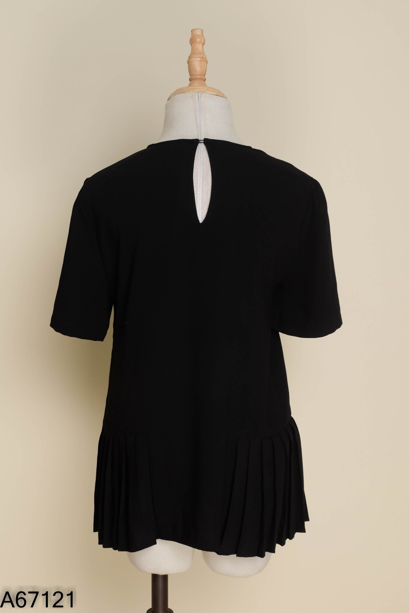 Áo đen ZARA xếp ly