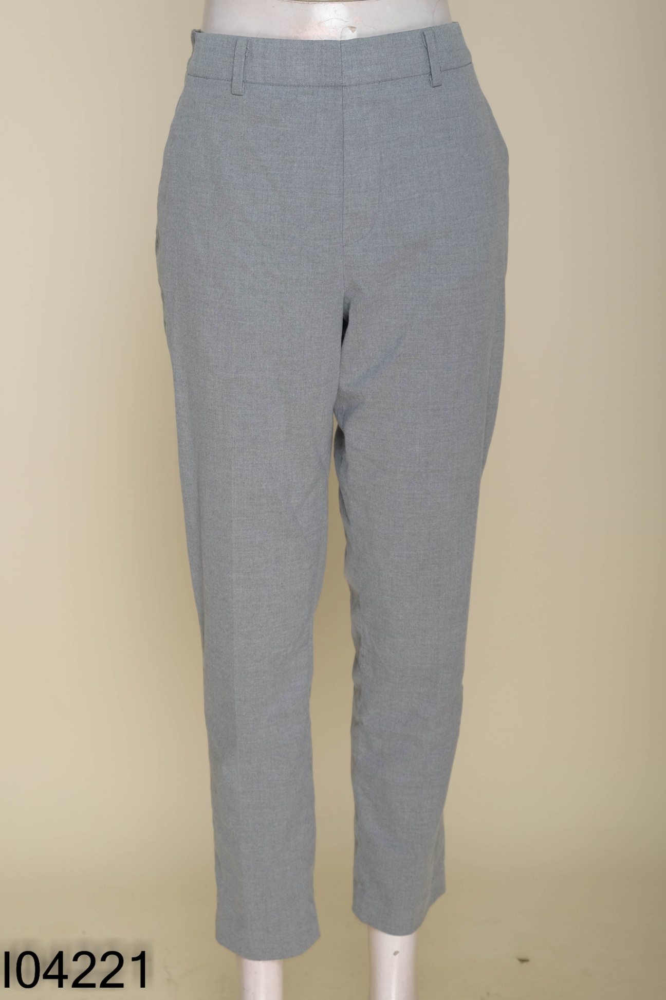 Quần UNIQLO xám trơn