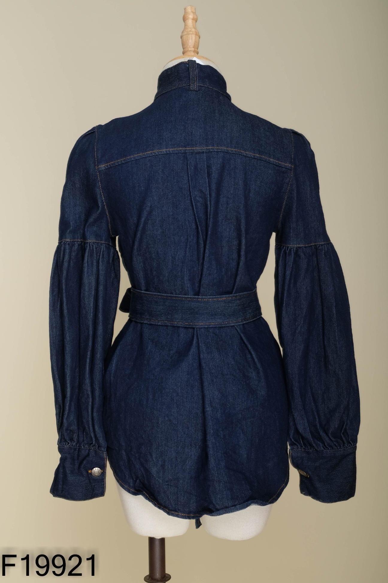 Áo jeans xanh buộc nơ