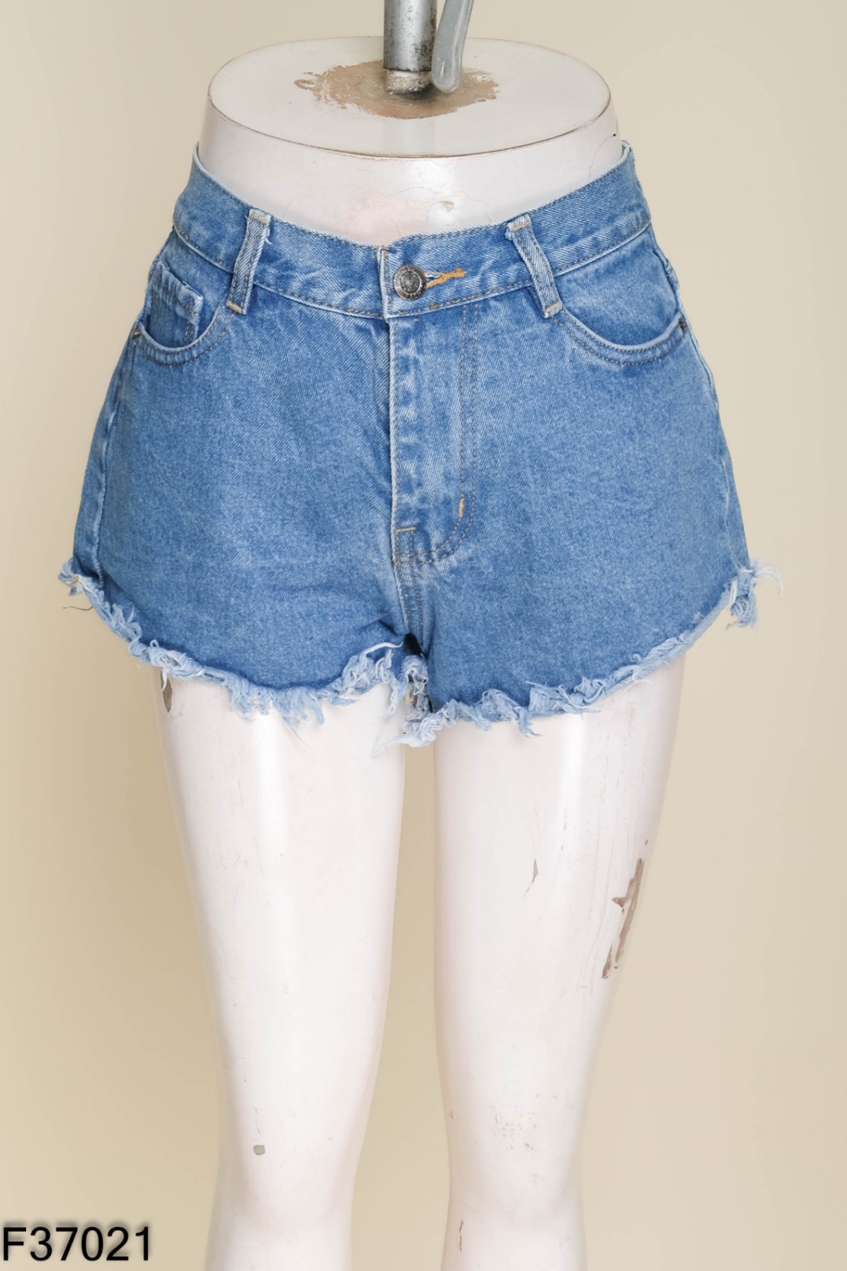 Quần short jeans xanh tua rua