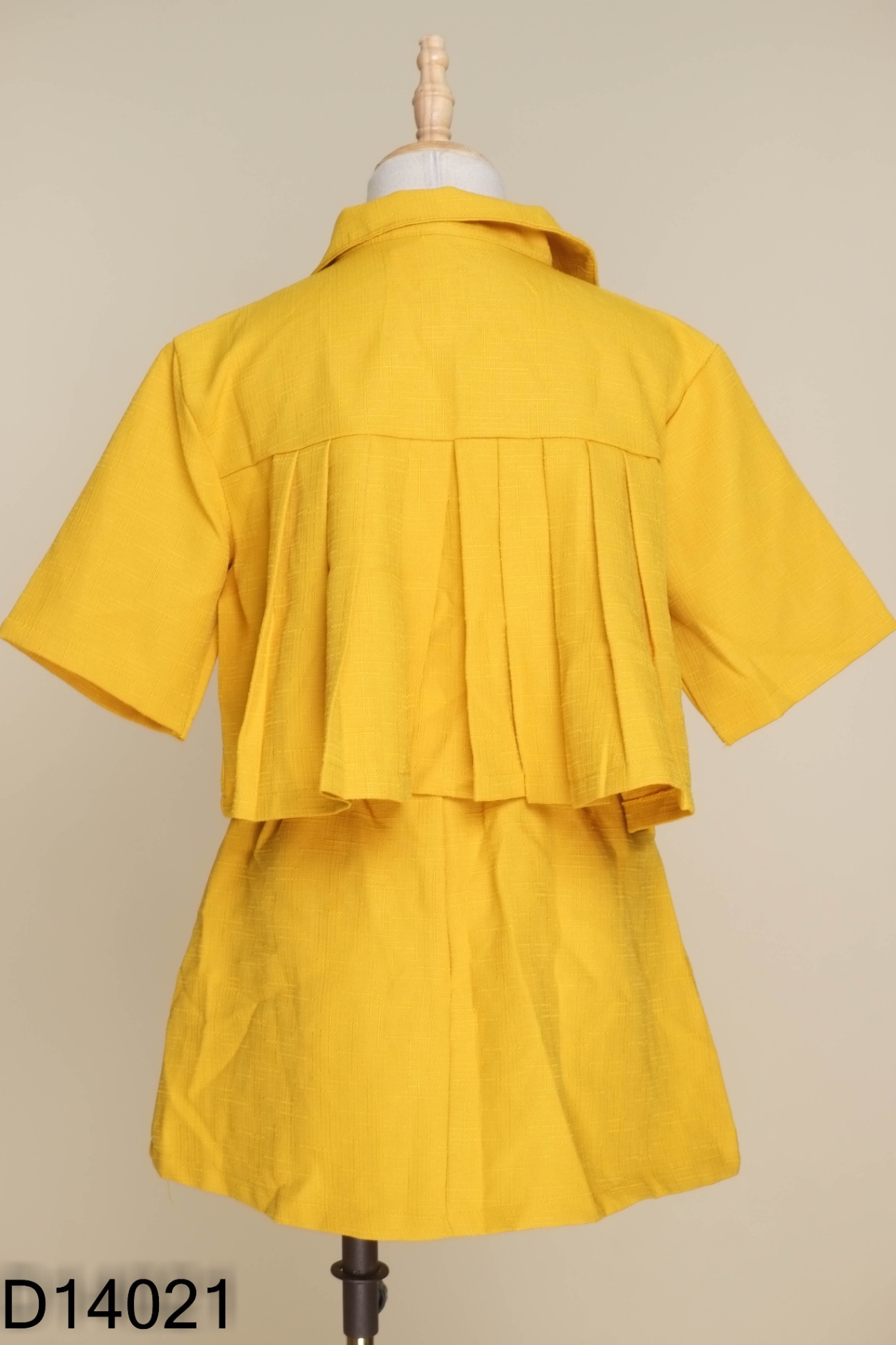 SET Áo vàng croptop + chân váy