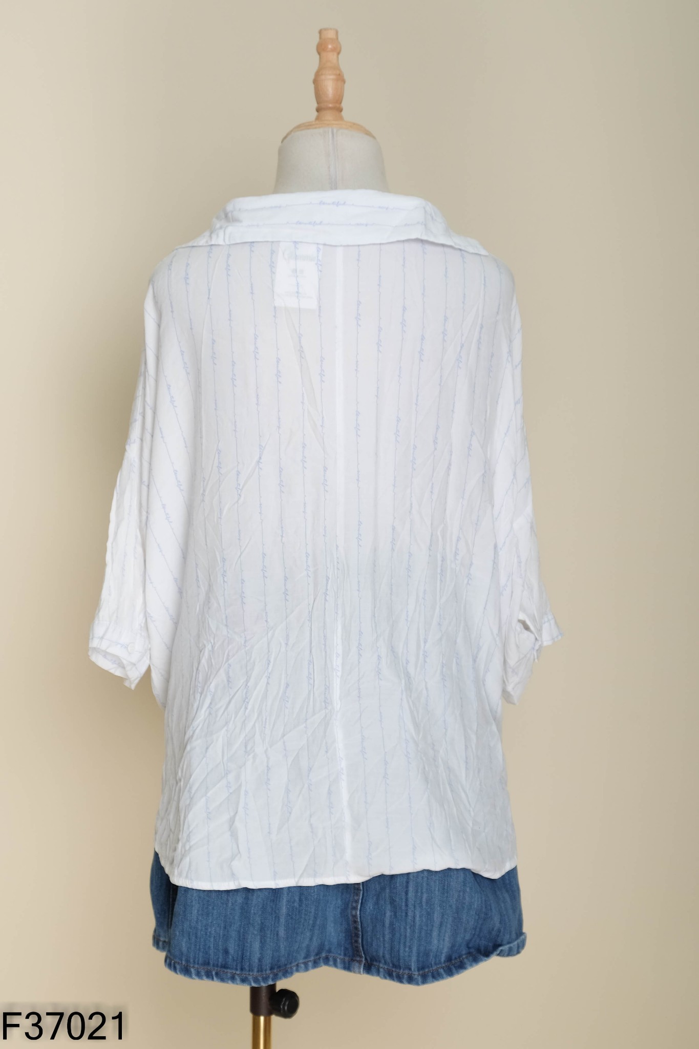 SET Áo sơ mi trắng + chân váy jeans xanh