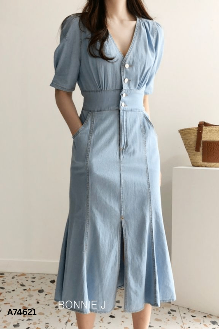 Váy jean xanh cúc ngọc