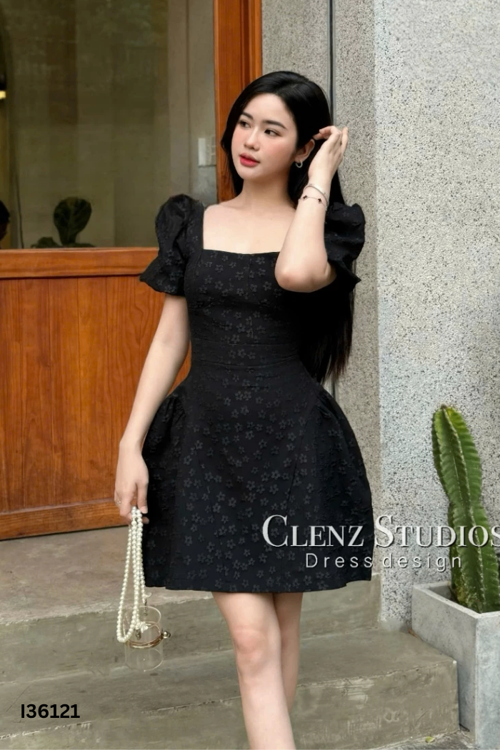 Váy nhỡ CLENZ đen trơn