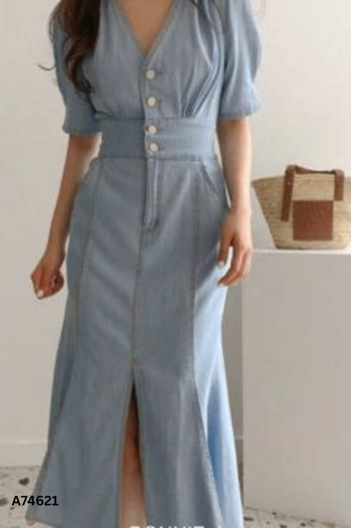 Váy jean xanh cúc ngọc