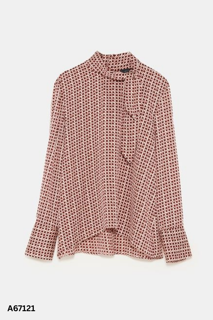 Áo be ZARA họa tiết đỏ