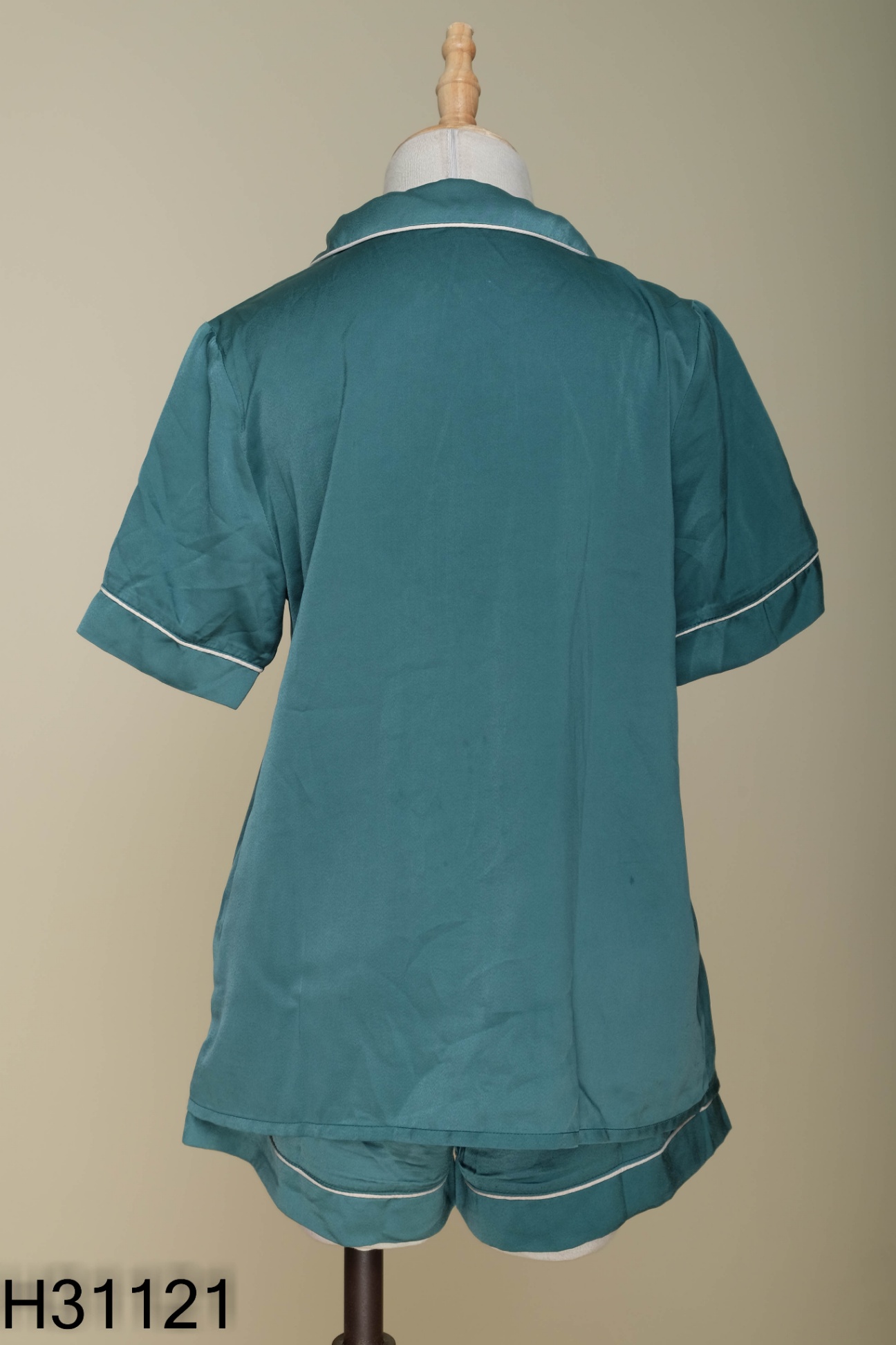 Set đồ ngủ xanh viền trắng