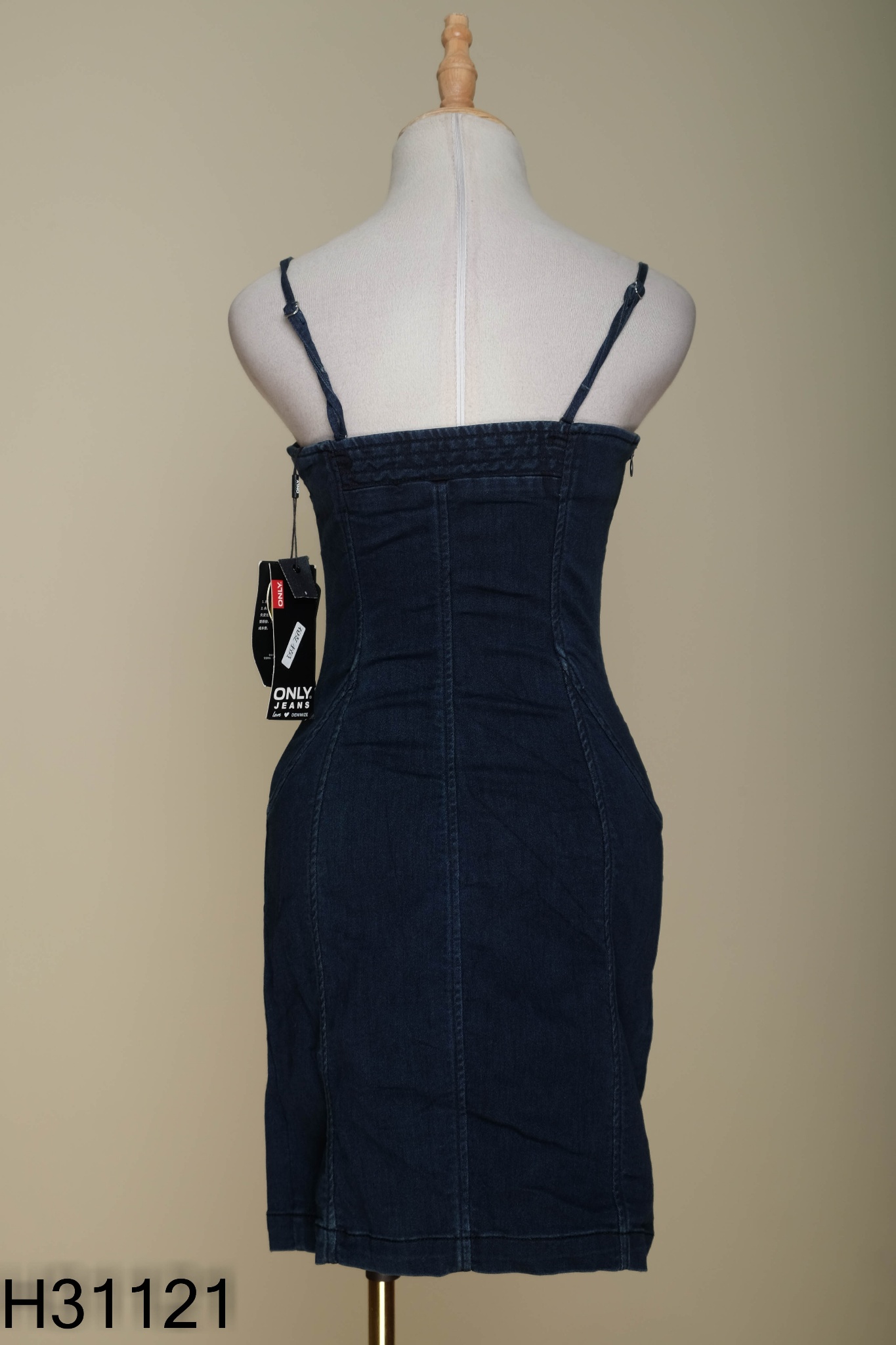 Váy jeans hai dây đính đá