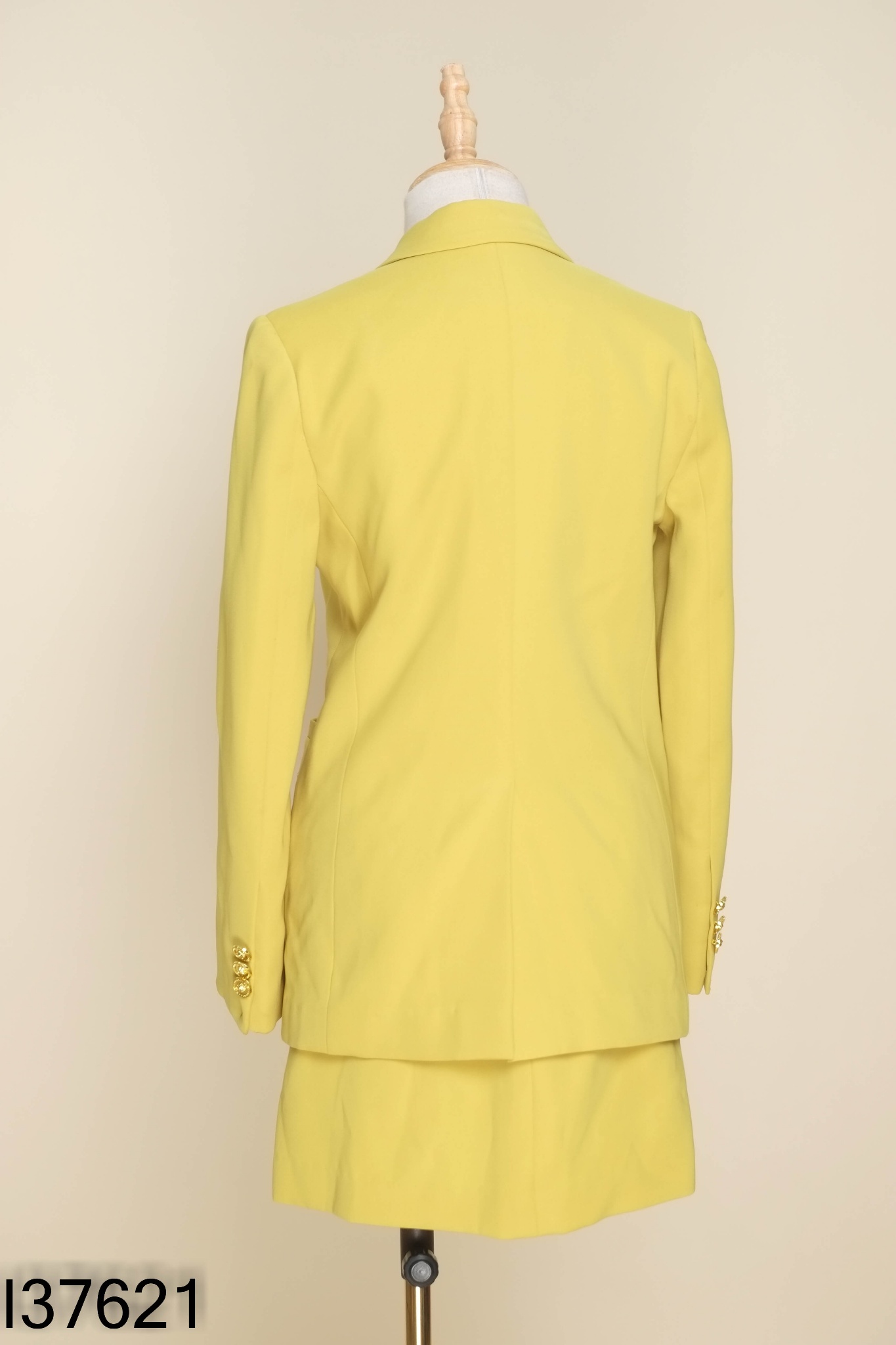 SET Blazer vàng khuy + chân váy