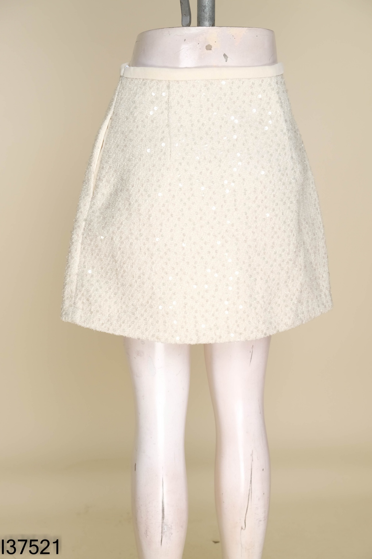 Chân váy dạ tweed be