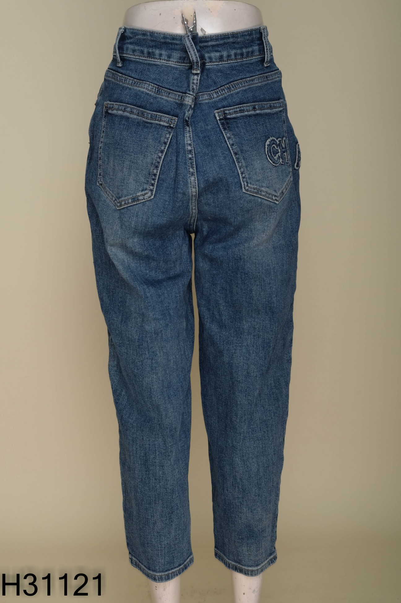 Quần jeans CHANEL phối chữ