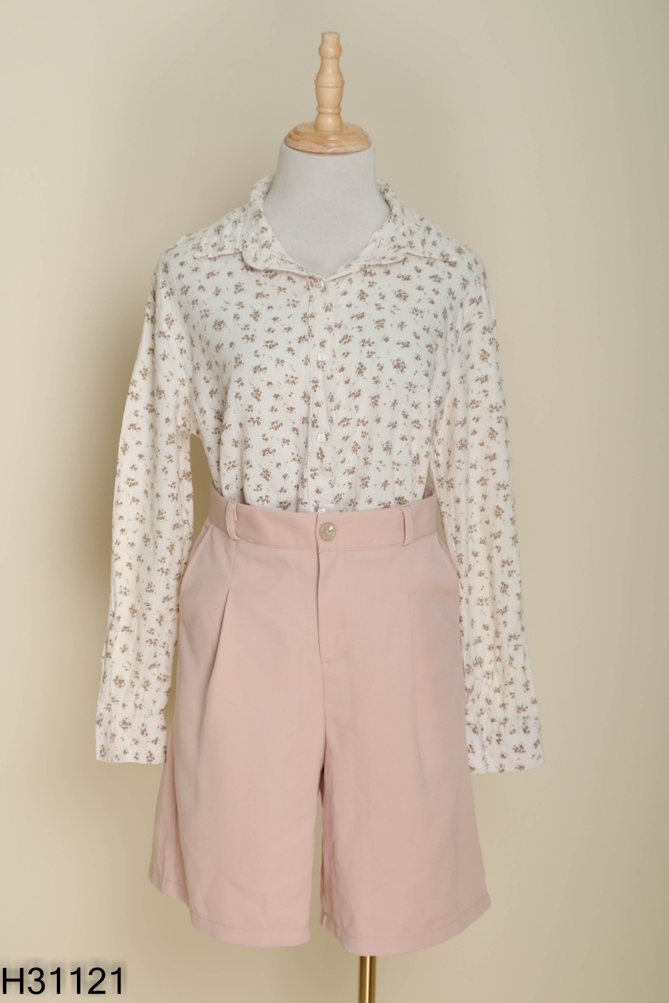 SET áo sơ mi be họa tiết + quần short be
