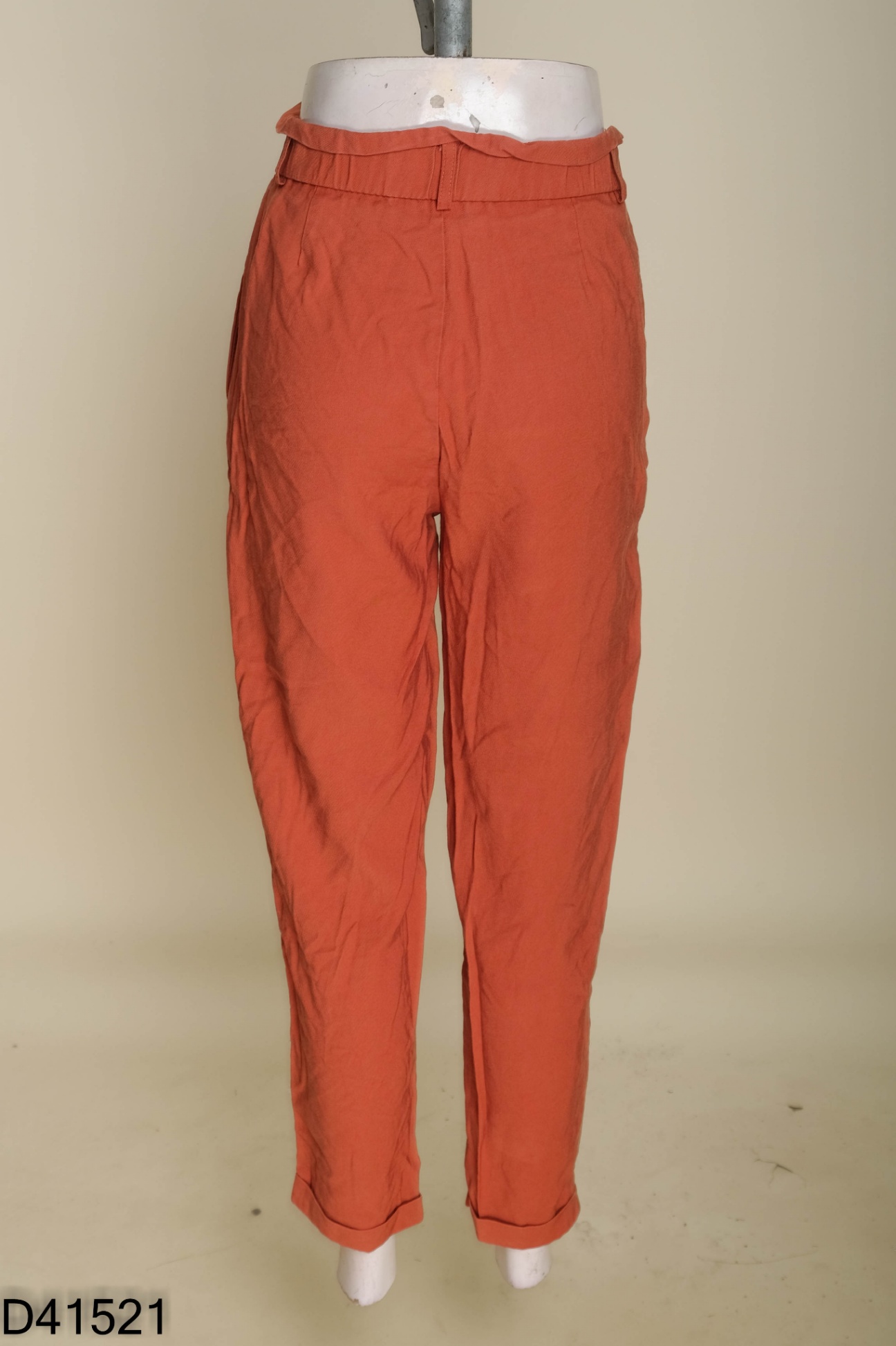 Quần ZARA đỏ gạch