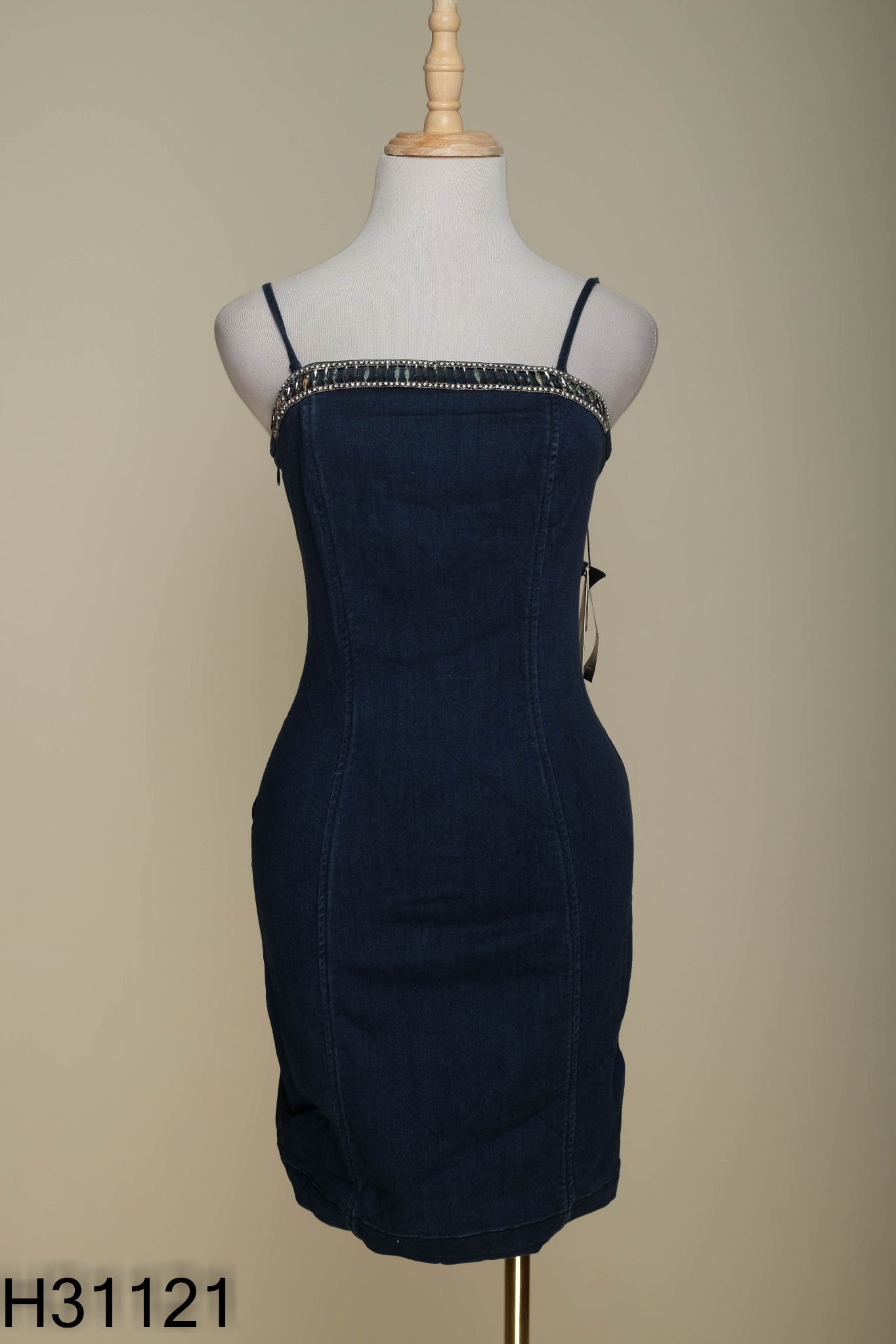 Váy jeans hai dây đính đá