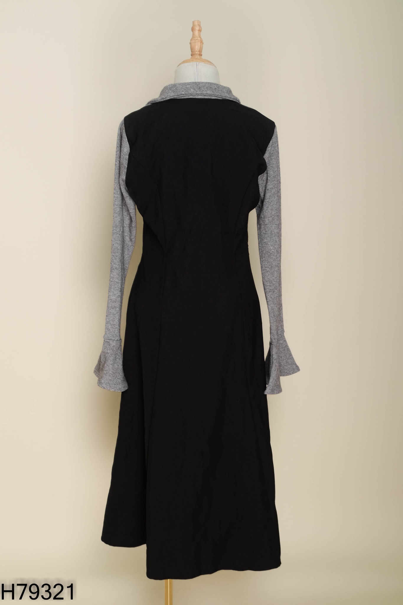 NEWTAG Váy đen DILYS CLOTHES phối xám