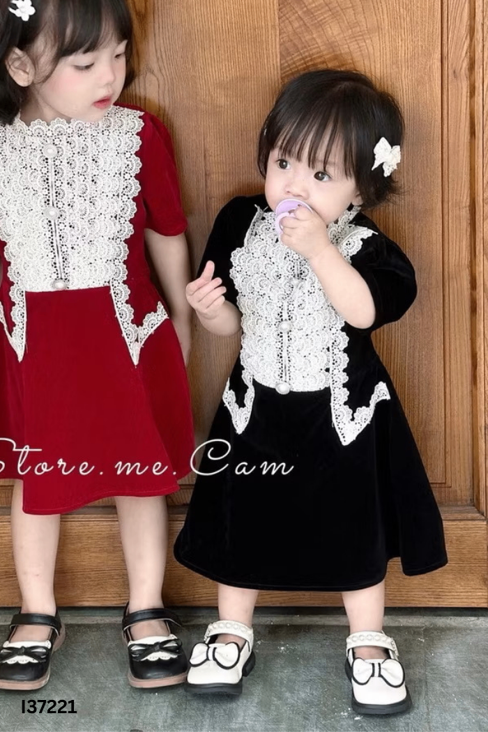 Váy nhung đen ren trắng KIDS