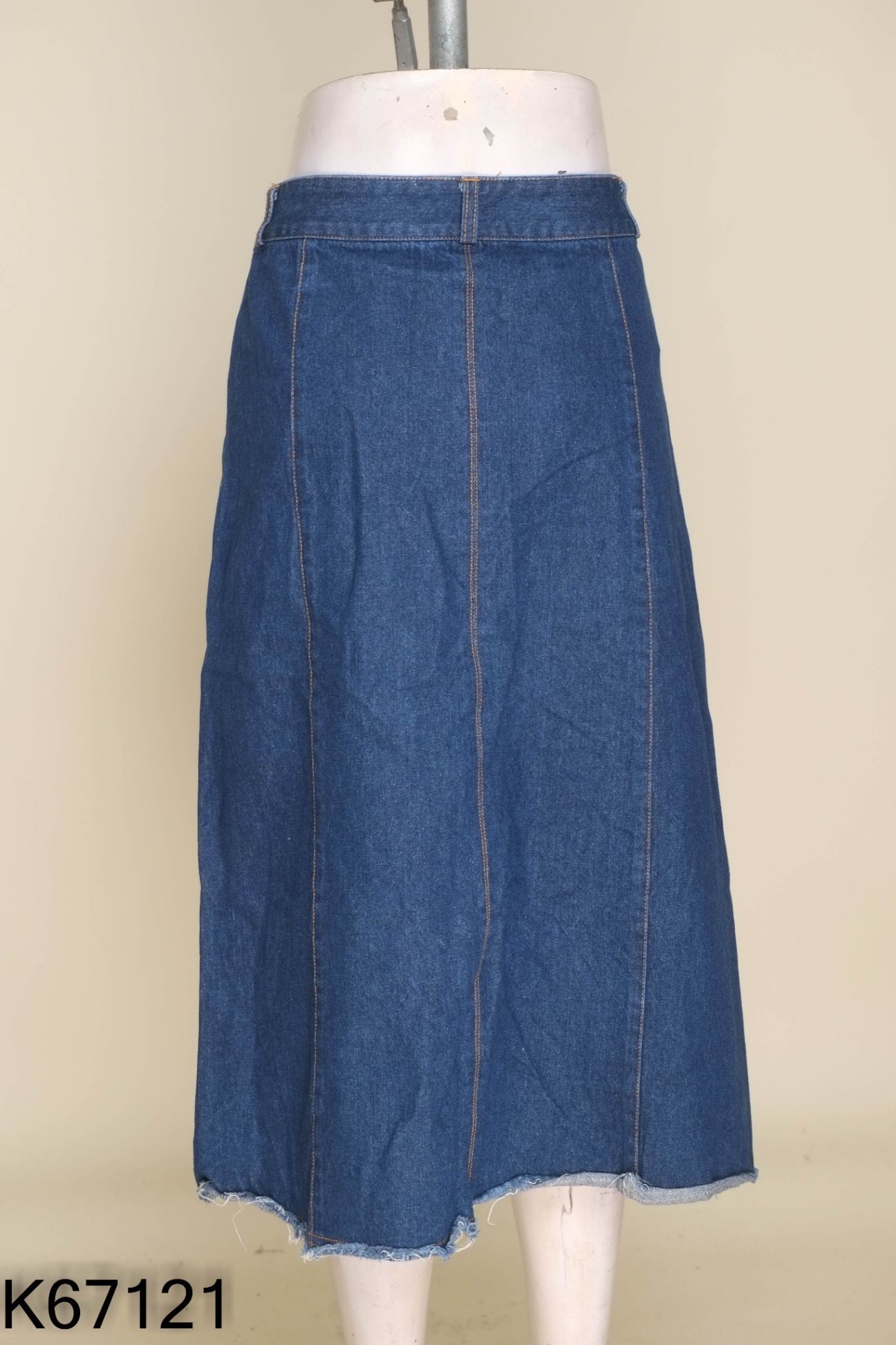 Chân váy jeans xanh phối khuy