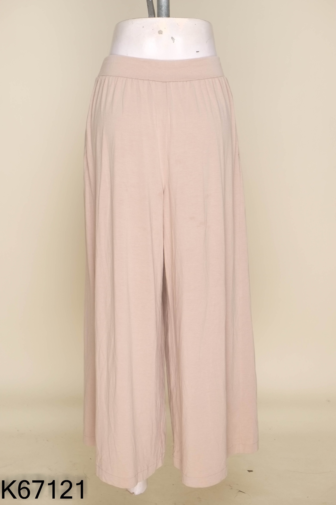 Quần UNIQLO nâu be
