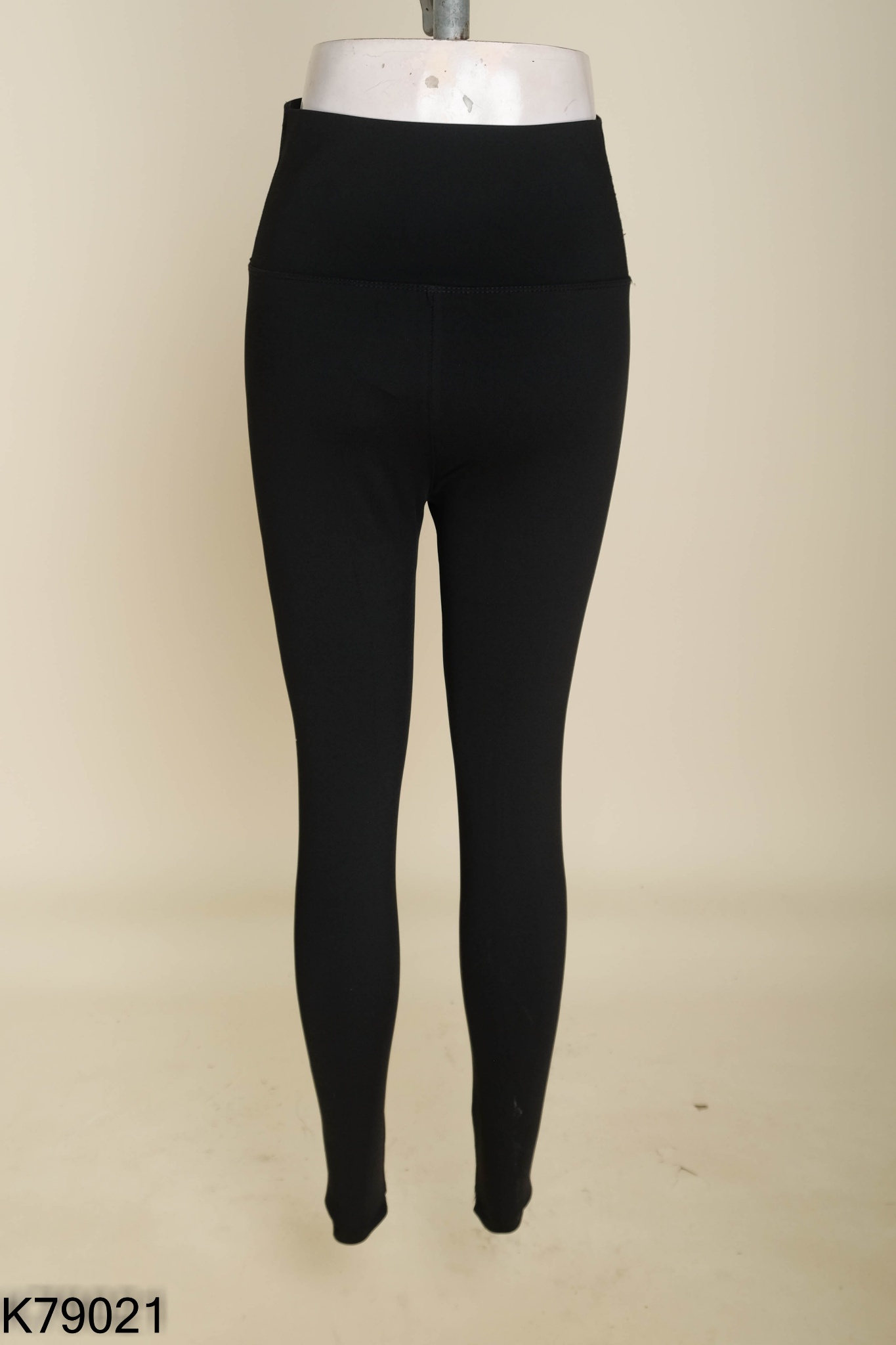 Quần legging ECO CHIC đen trơn